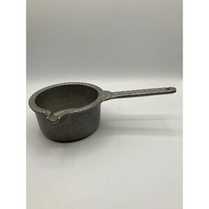Wilton Armetale‎ Gourmet Grillware Saucepan with Spout  5.25 Diameter